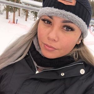 Meet your Posher, Pua